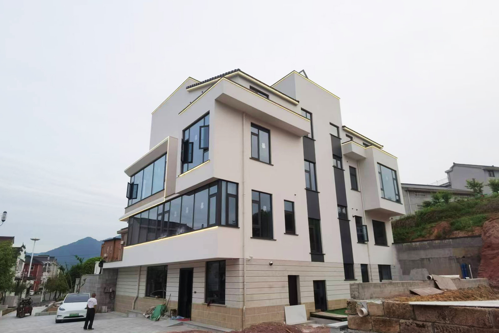 东阳王家三层带地下室别墅