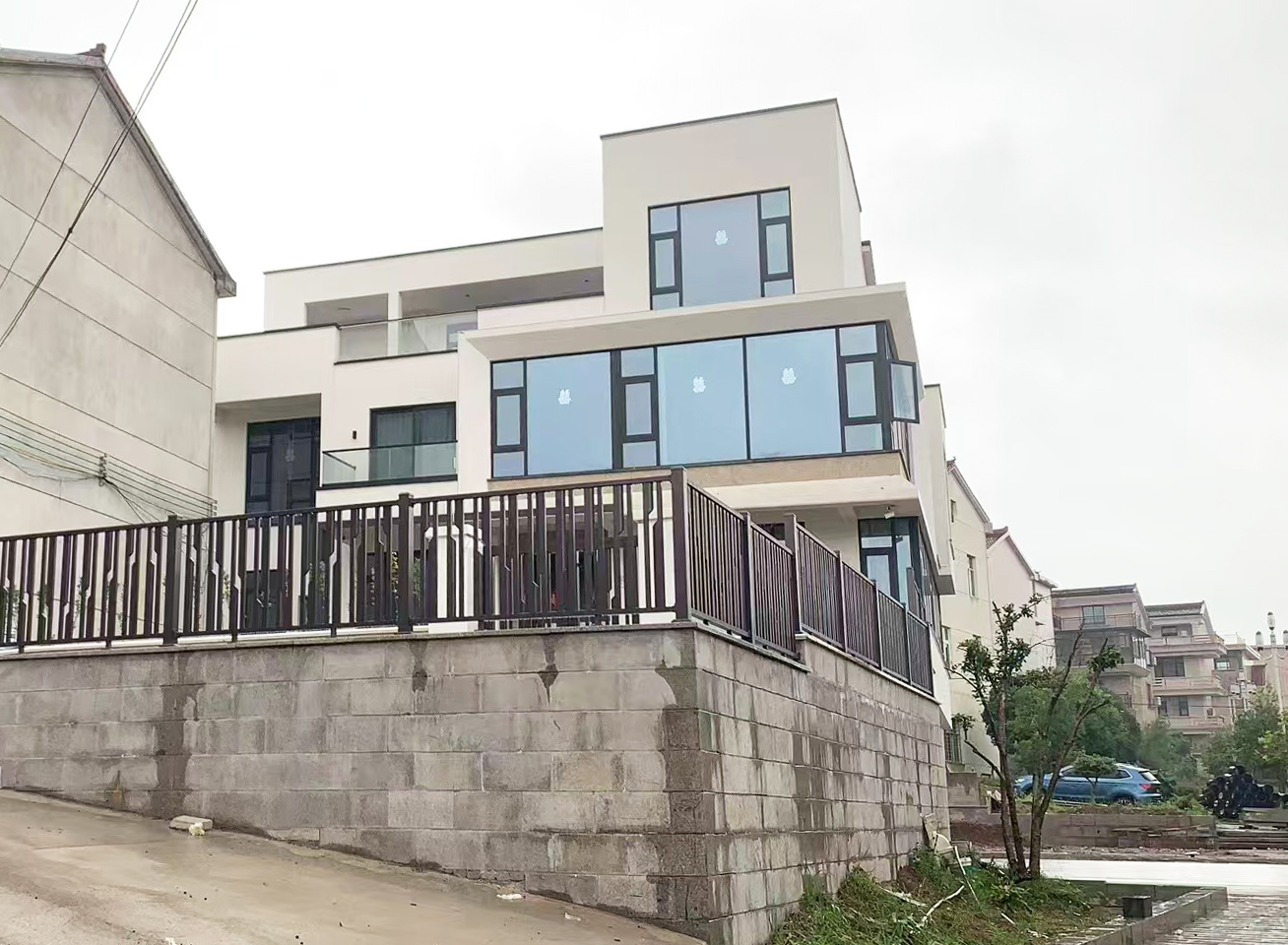 东阳王家三层带地下室别墅