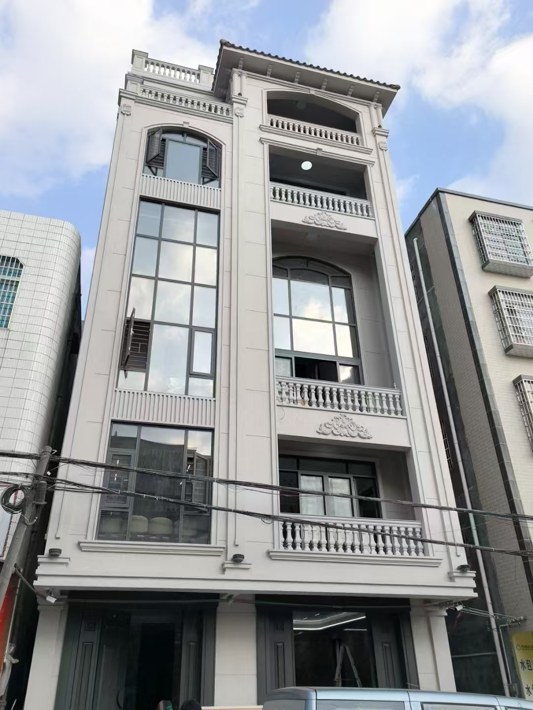 广东湛江六层欧式风格别墅