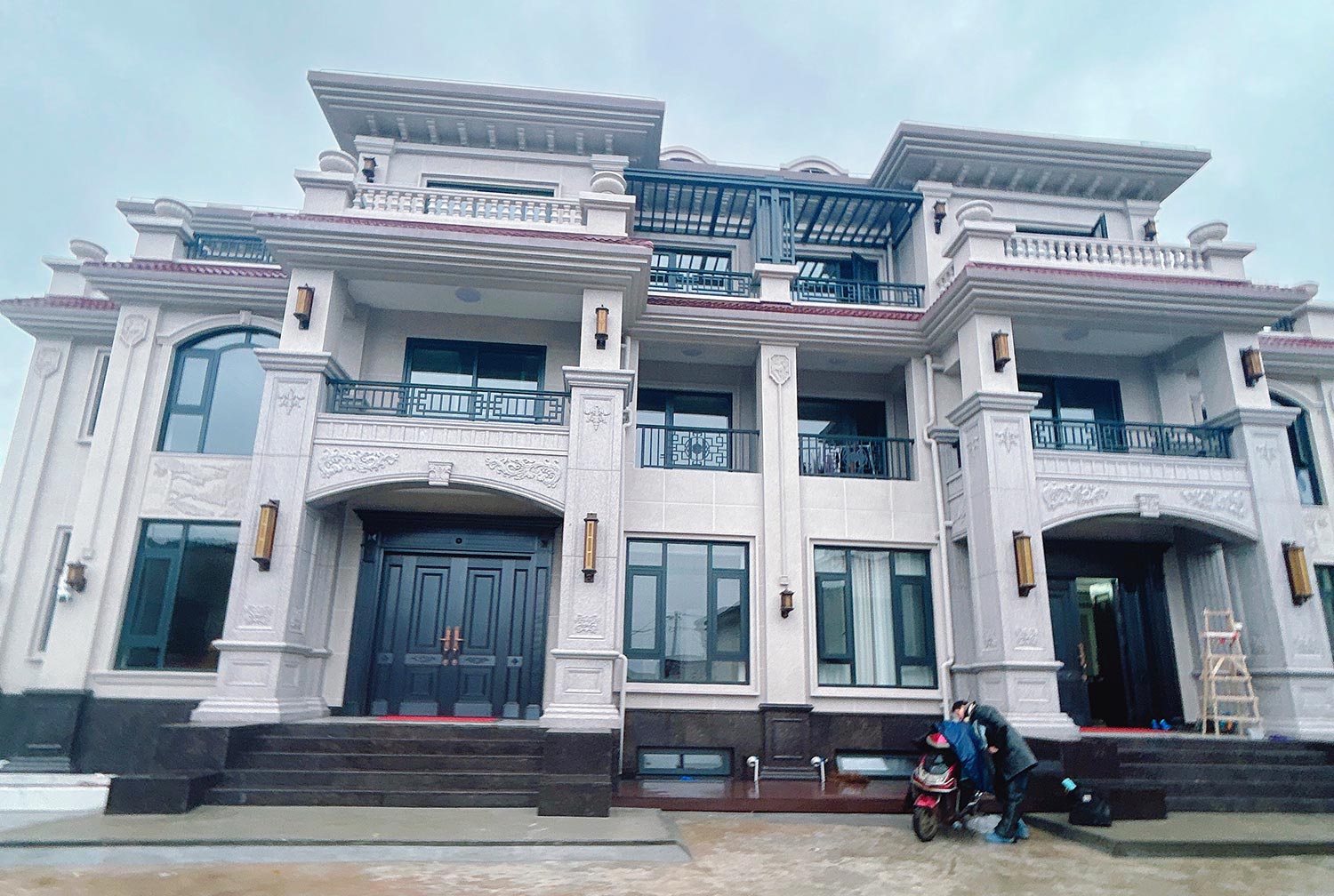 安徽芜湖无为市三层双拼别墅