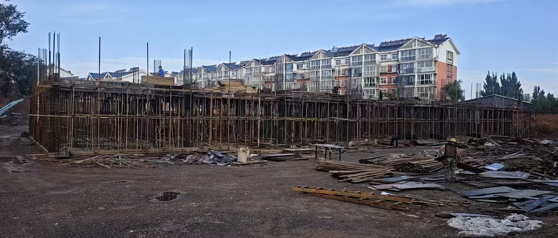 迁安市滨河村街道二层门市