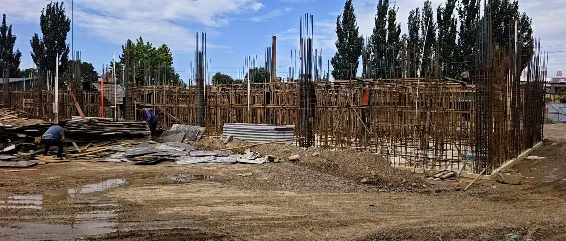 迁安市滨河村街道二层门市