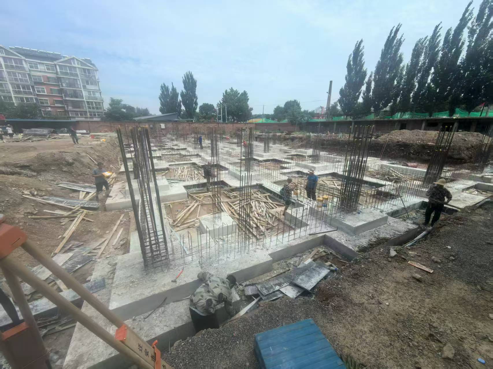 迁安市滨河村街道二层门市