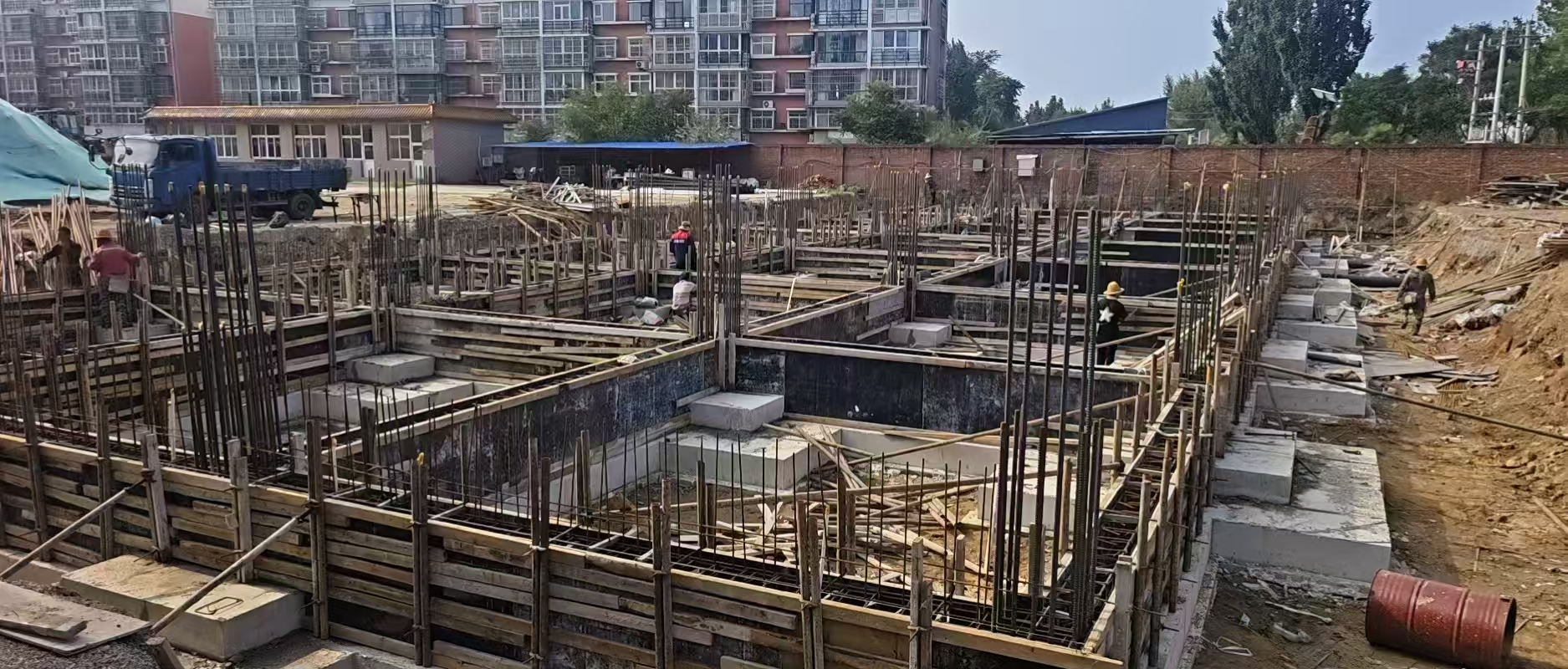 迁安市滨河村街道二层门市