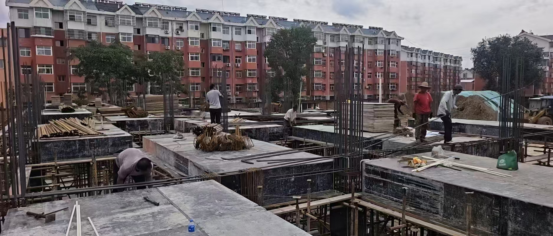 迁安市滨河村街道二层门市