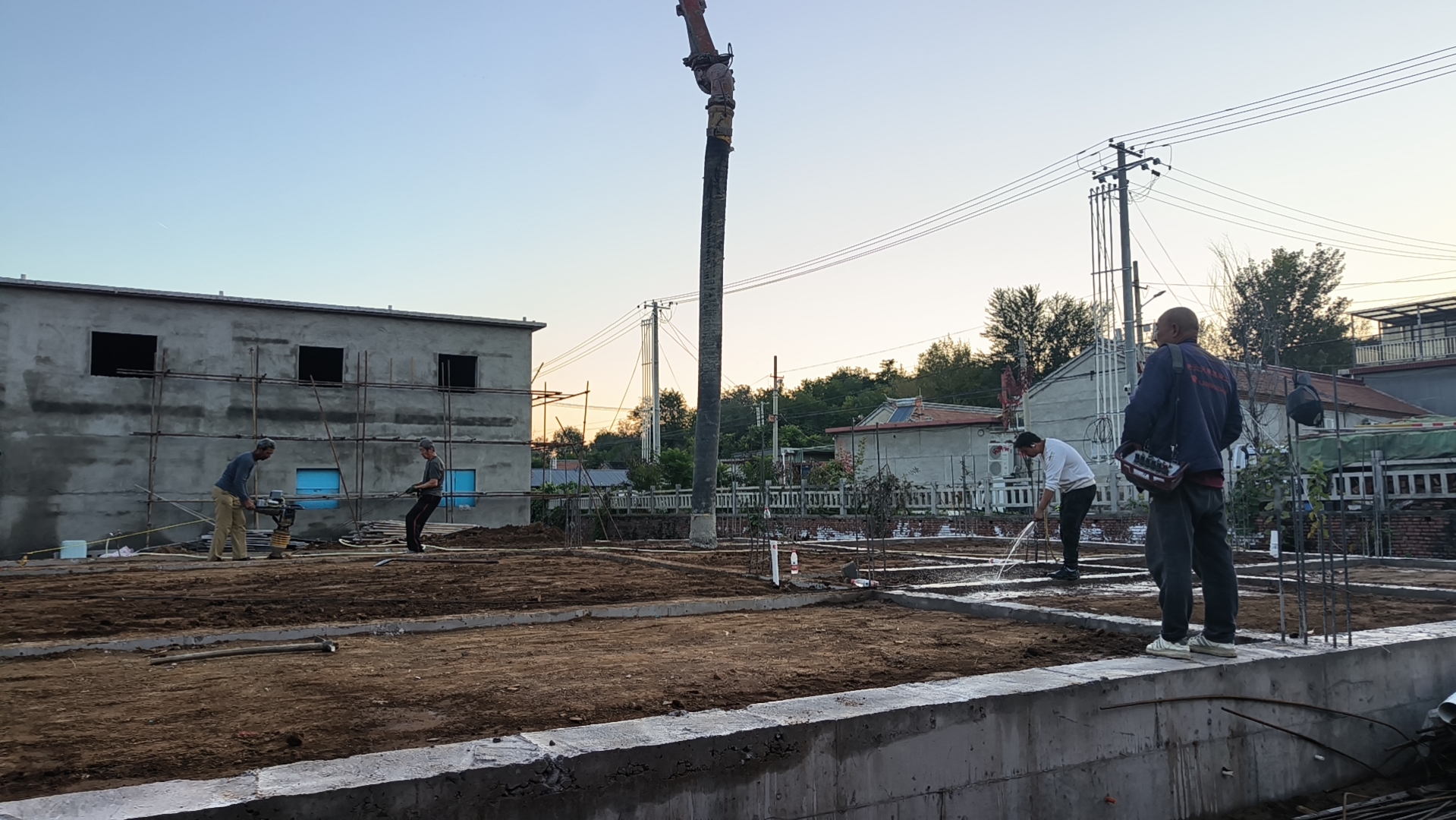 高岭镇芹菜岭村 翟先生