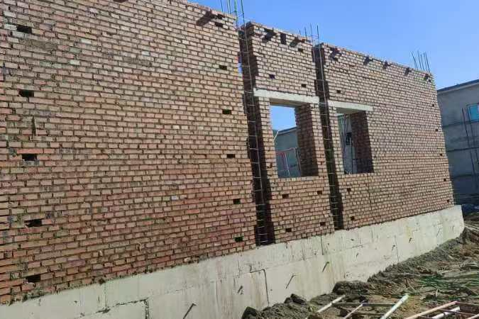 高岭镇芹菜岭村 翟先生