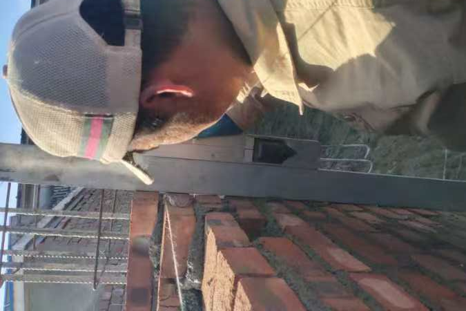 高岭镇芹菜岭村 翟先生