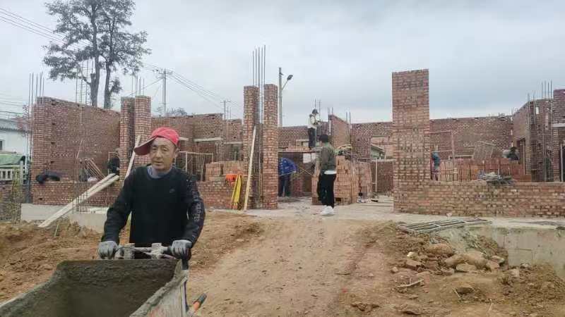 高岭镇芹菜岭村 翟先生