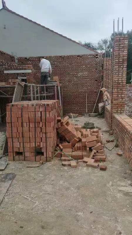 高岭镇芹菜岭村 翟先生