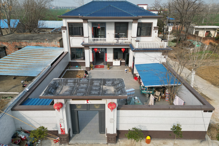 两层带厢房新中式别墅